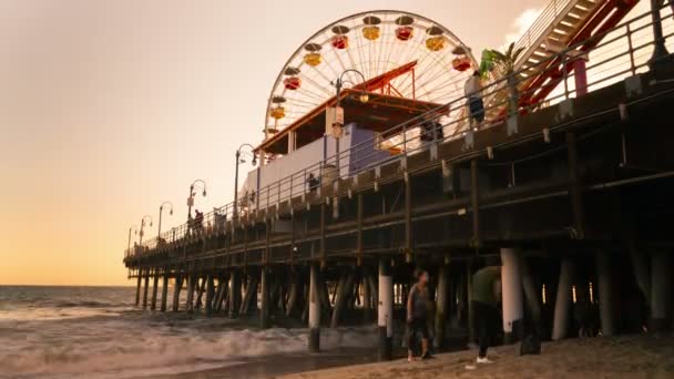 Santa Monica Skelesi Günbatımı Süreli Dönme Dolap Kaliforniya Abd — Stok video