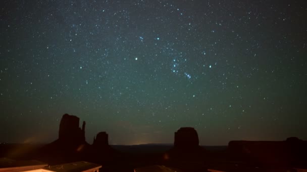 Monument Valley Orionids Lluvia Meteoros Sobre Cabañas East West Mitten — Vídeo de stock