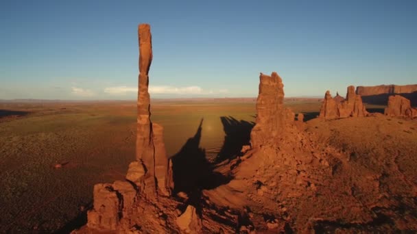 Monument Valley Sunset Aerial Skott Totem Pole Rock Bildning Sydvästra — Stockvideo