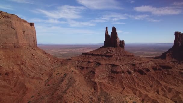 Monument Valley King His Throne Stagecoach Butte Southwest Desert Usa — Stock video