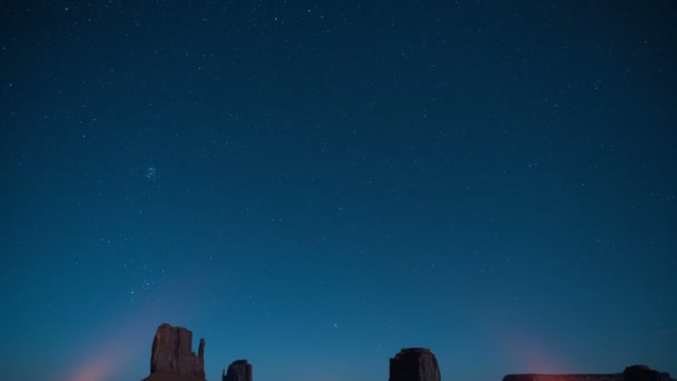 Monument Valley Orion Eleva Sobre East West Mitten Merrick Butte — Vídeos de Stock