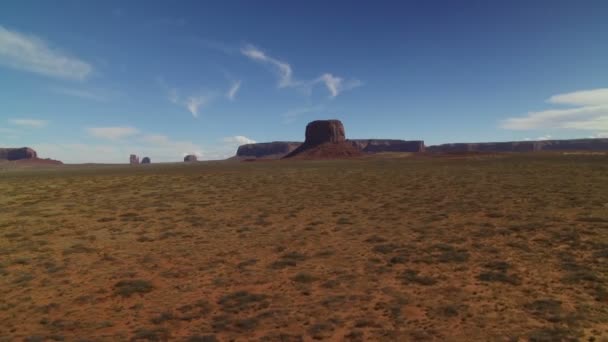 Monument Valley Mitchell Butte Och Mesa Sydvästra Öknen Usa Spårning — Stockvideo