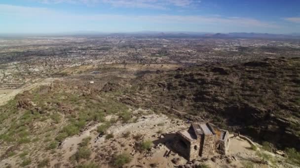 Phoenix Montanhas Aerial Shot Saguaro Cactus Arizona Eua Descend Overlook — Vídeo de Stock