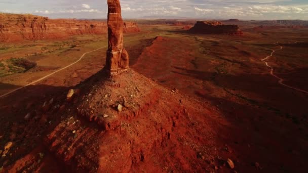 Vale Dos Deuses Ursos Orelhas Aerial Shot Southwest Desert Canyon — Vídeo de Stock