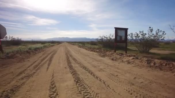 Šablona Řízení Osým Stabilizátorem Desert Dirt Road African Savanna Nebo — Stock video