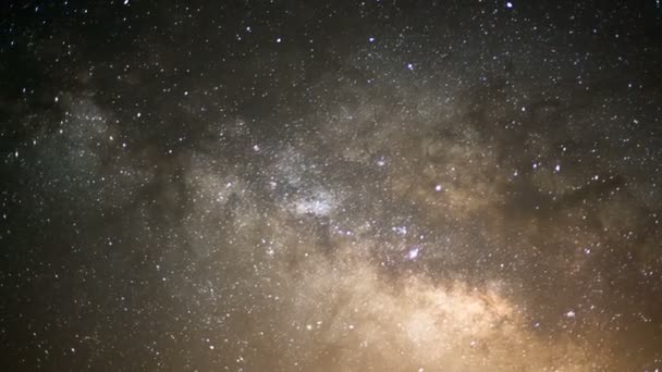 Melkweg Galaxy Spring Night Sky Time Lapse Stars Freeway Traffic — Stockvideo
