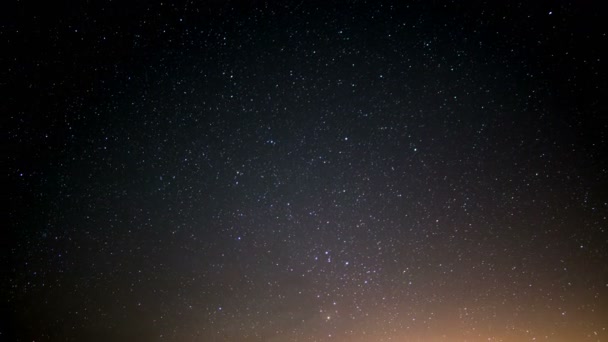 Vintergatan Galaxen Stiger Över Bergskammar Tid Förflutit Stjärnor Och Meteorer — Stockvideo