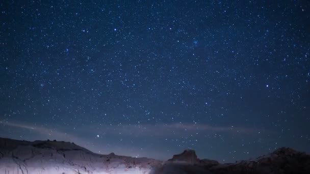 银河时光飞逝的星辰在红岩峡谷莫哈韦沙漠加州美国倾斜向上 — 图库视频影像