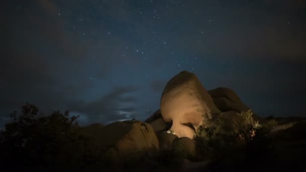 Venus Stiger Till Soluppgången Över Dödskalle Rock Joshua Tree National — Stockvideo