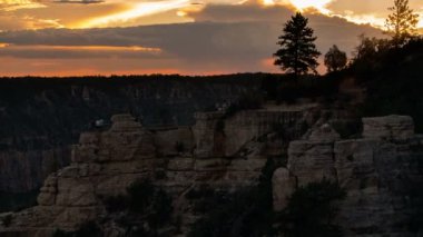 Büyük Kanyon Kuzey Rim Parlak Melek Yolu Loca 'dan Gün batımının son dönüşü Arizona ABD