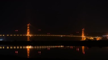 Golden Gate Köprüsü Gece Kaliforniya 'da Okyanus Yansımaları