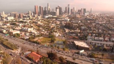Los Angeles Hava Saati Sunset Skyline ve Freeway California ABD
