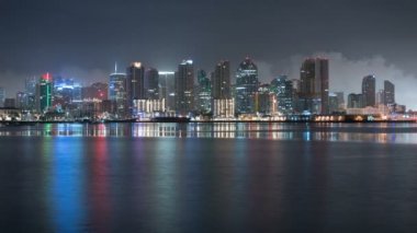 San Diego Skyline Zaman Hızı Okyanus Kaliforniya ABD 'ye yansıdı