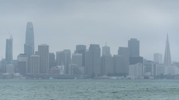 San Francisco Skyline Fog Från Treasure Island Time Lapse Daytime — Stockvideo