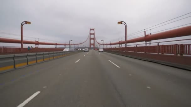 Plantilla Conducción Del Puente Golden Gate San Francisco Clima Nebuloso — Vídeos de Stock