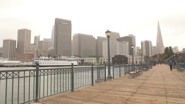 Сан Франциско Pier Downtown Skyline Fog Daytime Калифорния Сша — стоковое видео