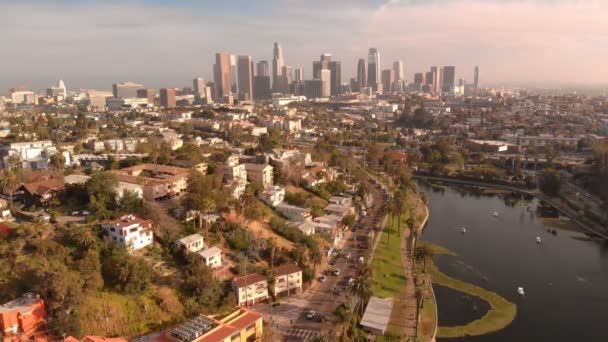 Los Angeles Aerial Downtown Sunset Skyline Und Freeway Abstieg Kalifornien — Stockvideo