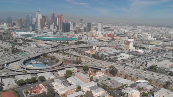 Aerial Los Angeles Skyline Freeway Interchange South Backward California Stany — Wideo stockowe