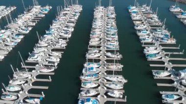 Cabrillo Marina 'nın San Pedro' daki havadan çekimi. California ileri.