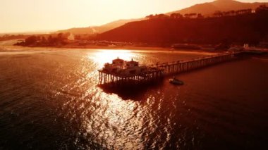 Malibu İskelesi Günbatımı Kaliforniya Sahil şeridinin Hava Çekimi