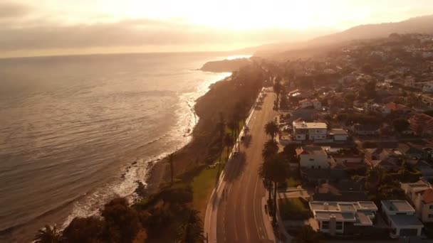 Luchtfoto Sunset Coastal Road San Pedro Californië Forward Tilt — Stockvideo