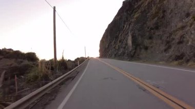 Big Sur Pasifik Sahil Otoyolu 5 Big Creek Köprüsü 'nden Cape San Martin 04 Arka Görüş çok kameralı Kaliforniya plakalı ABD