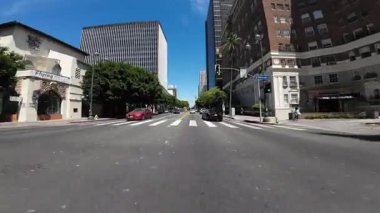 Los Angeles Wilshire Bulvarı. Doğu Kore Kasabası. 10 Ön Manzara Berendo St sürücü plakası Kaliforniya.