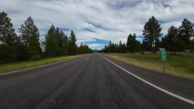 American Northwest Kırsal Orman Yolu 02 Front View Odessa Sürücü Plakası Oregon ABD