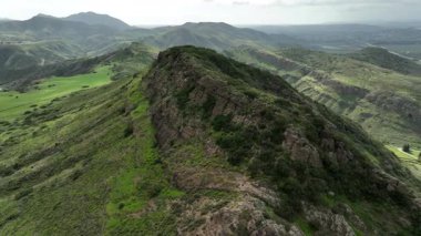 Thousand Oaks Mt. Clef Ridge Yörüngesinin Havadan Çekimi Kaliforniya 'dan ayrıldı.