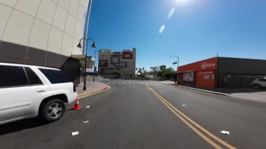 Reno Şehir Merkezi 08 Arka Görünüm St Southbound 1. St Driving Plaka Nevada ABD Ultra Geniş