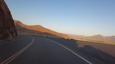 Isabella Gölü 5 Northshore 08 Front View Çok Kameralı Günbatımı Sürücü Plakası Sierra Nevada California Dağı ABD