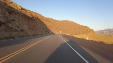 Isabella Gölü 5 Kuzey Kıyısı 10 Ön Manzara Çok Kameralı Günbatımı Sürücü Plakası Sierra Nevada California Dağı ABD