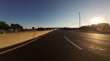 Sacramento Günbatımı Otoyol Rançosu Cordova 03 Önden Sürücü Plakası Kaliforniya ABD Ultra Geniş