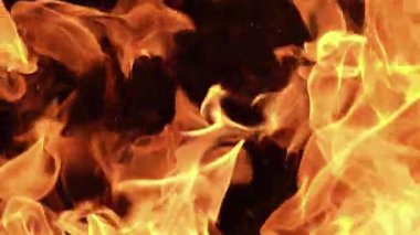 Yavaş Çekimde Dans Eden Canlı Alevler 480fps