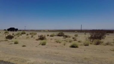 395 Sahne Byway Güney 5 Kızıl Kaya Kanyonu 'ndan Mojave 13 Üç Çeyrek Kameralı Araç Plakası Sierra Nevada California