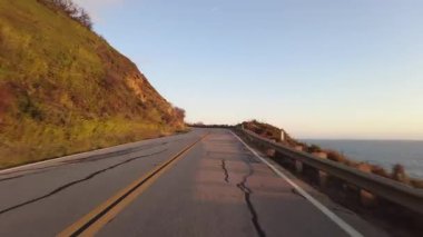 Big Sur Pasifik Sahil Otoyolu 5 Big Creek Köprüsü 'nden Cape San Martin 10 Front View Çok Kameralı California plakalı ABD