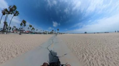 Venice Beach Bisiklet Yolu Sahil Yolu Güneye giden POV 04 California ABD