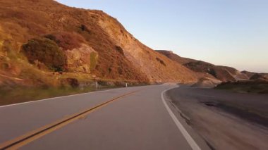 Big Sur Pasifik Sahil Otoyolu 5 Big Creek Köprüsü 'nden Cape San Martin 16 Front View Çok Kameralı California plakalı ABD