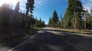 Krater Gölü Ulusal Parkı Mazama Köyü Doğu Girişi 01 Arka Manzara Sürücü Plakası Oregon