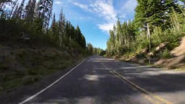 Krater Gölü Ulusal Parkı Mazama Köyü Doğu Girişi 03 Arka Manzara Sürücü Plakası Oregon