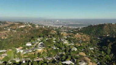 Laurel Canyon Havaalanından Los Angeles Şehir Merkezi