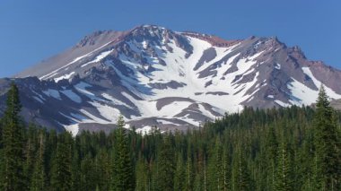 Bunny Flat Telephoto 'dan Shasta Dağı Zirvesi Kaliforniya' ya Geçiş Süresi ABD