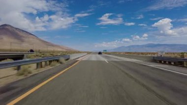 395 Manzara Byway Northbound 4 Owens Gölü 'nden Lone Pine 06 Front View Çok Kameralı Araç Plakası Sierra Nevada California