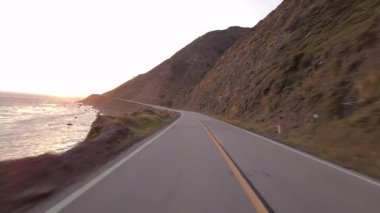 Big Sur Pasifik Sahil Otoyolu Güney 6 Cape San Martin 'den Ragged Point 03 Arka Manzara Çok Kameralı Kaliforniya plakalı ABD