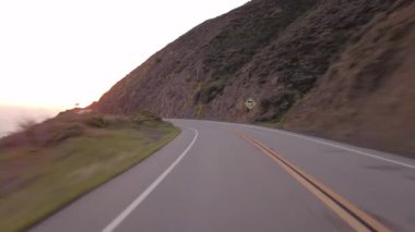 Big Sur Pasifik Sahil Otobanı 6 Cape San Martin 'den Ragged Point 07 Arka Görünüm Çok Kameralı Kaliforniya plakalı ABD