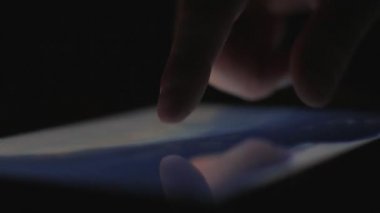Tablet Pc yakınlaştırma seçeneklerini kullanarak ele mans