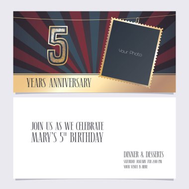 5. yıl dönümü davetiye vektör illüstrasyonu. 5. yaş günü kartı için fotoğraf çerçeveli grafik tasarım ögesi, parti daveti