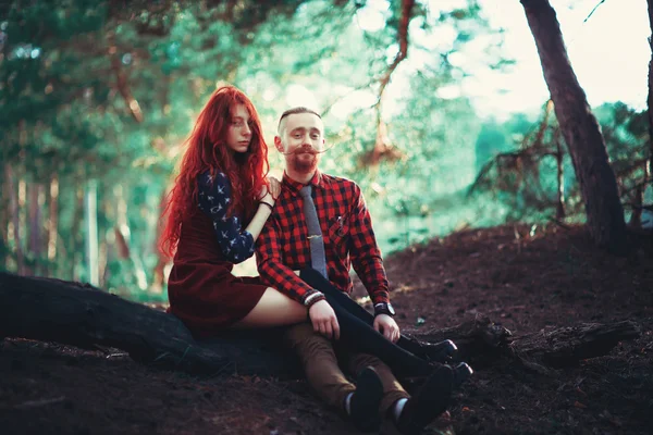 Mec Roux Avec Une Barbe Une Fille Rousse Bouclée Sur — Photo