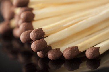 bir kutuda eşleşir