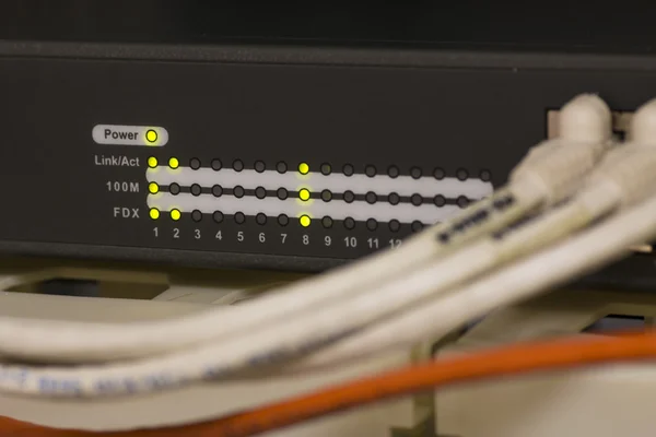 Computernetwerk voor informatie technologie, telecommunicatie Ethernet-kabels — Stockfoto